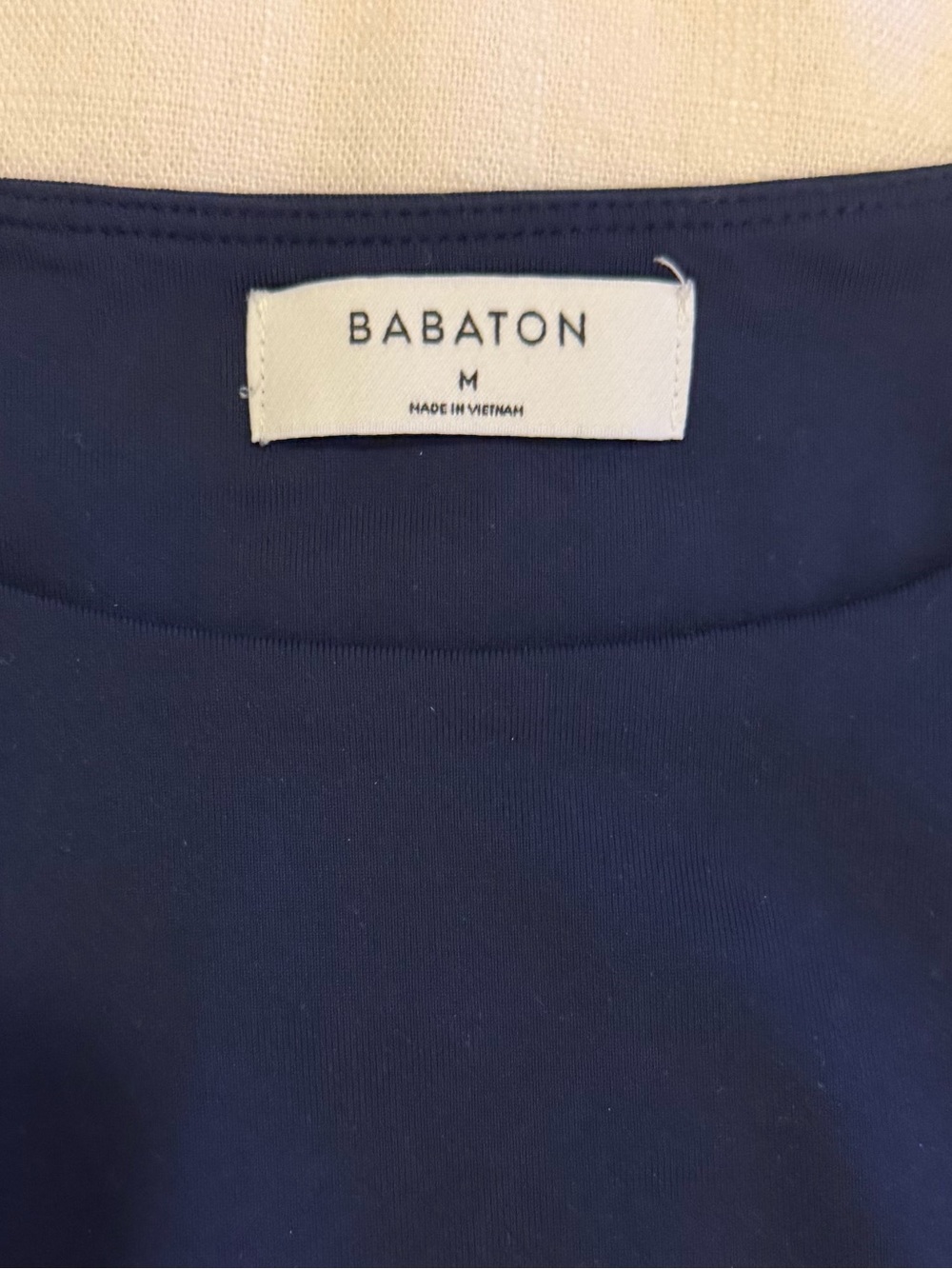 Aritzia Babaton Navy Long-Sleeve Fitted Bodysuit Size M — Clean Girl Minimal - Picture 2 of 3